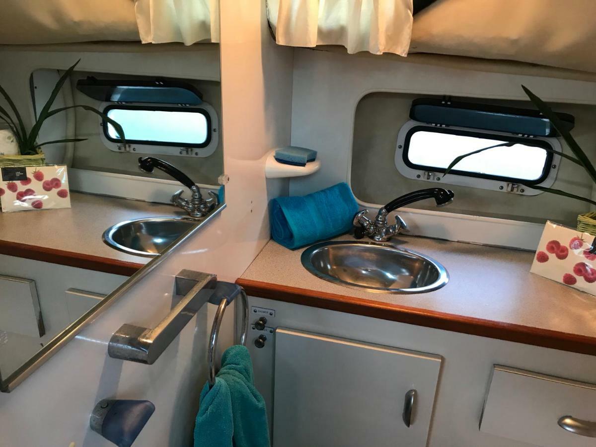 Yacht Experience Barcelona Hotel Sant Adrià de Besòs Eksteriør billede